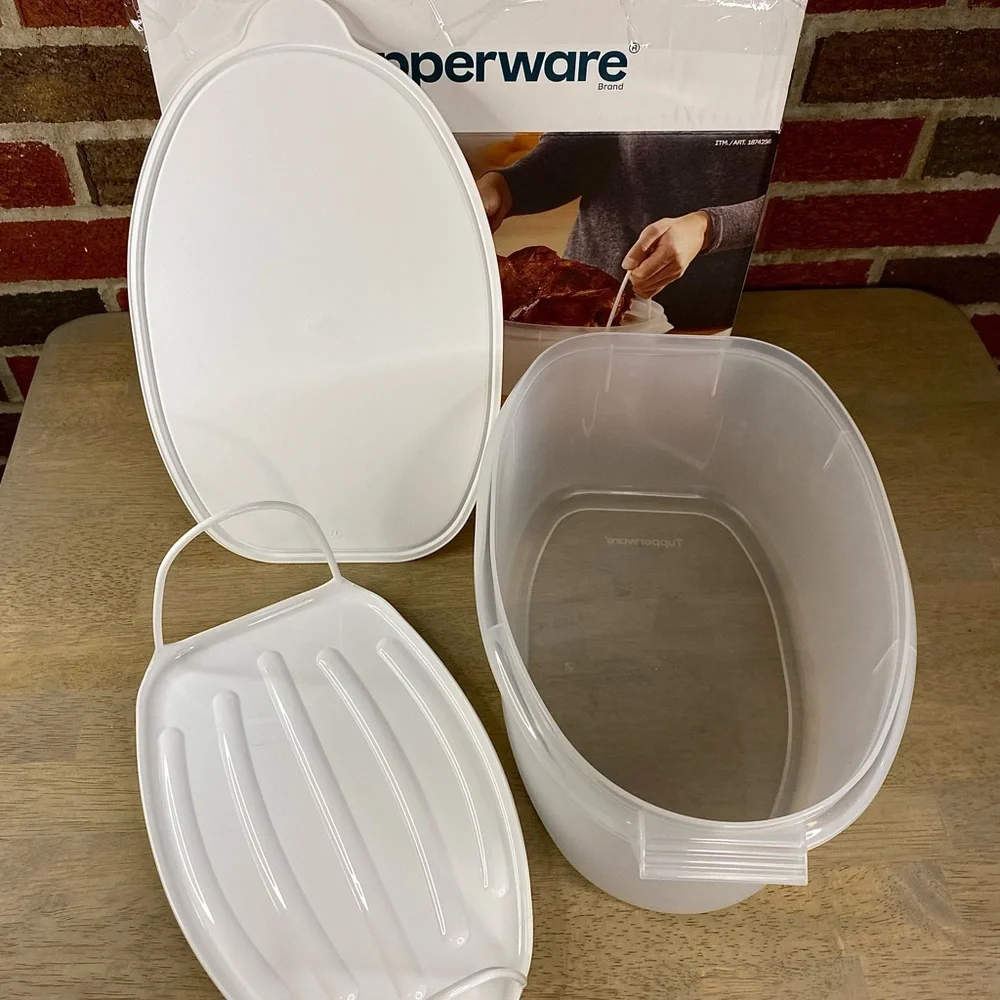 Tupperware XL Food‎ Storage Container 1.55 Gallon- NEW